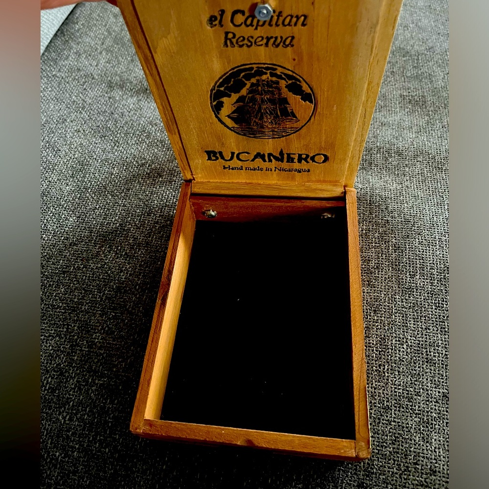 📞 Talk about unique?! Handmade Cigar Box Handpurse in cigar box size - Picture 5 of 5